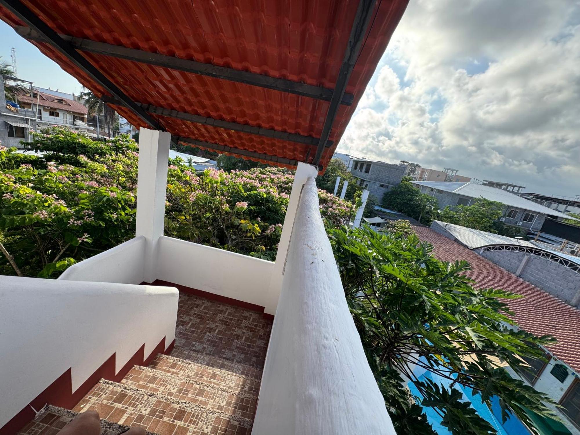 The Galapagos Pearl B&B Puerto Ayora  Exteriör bild