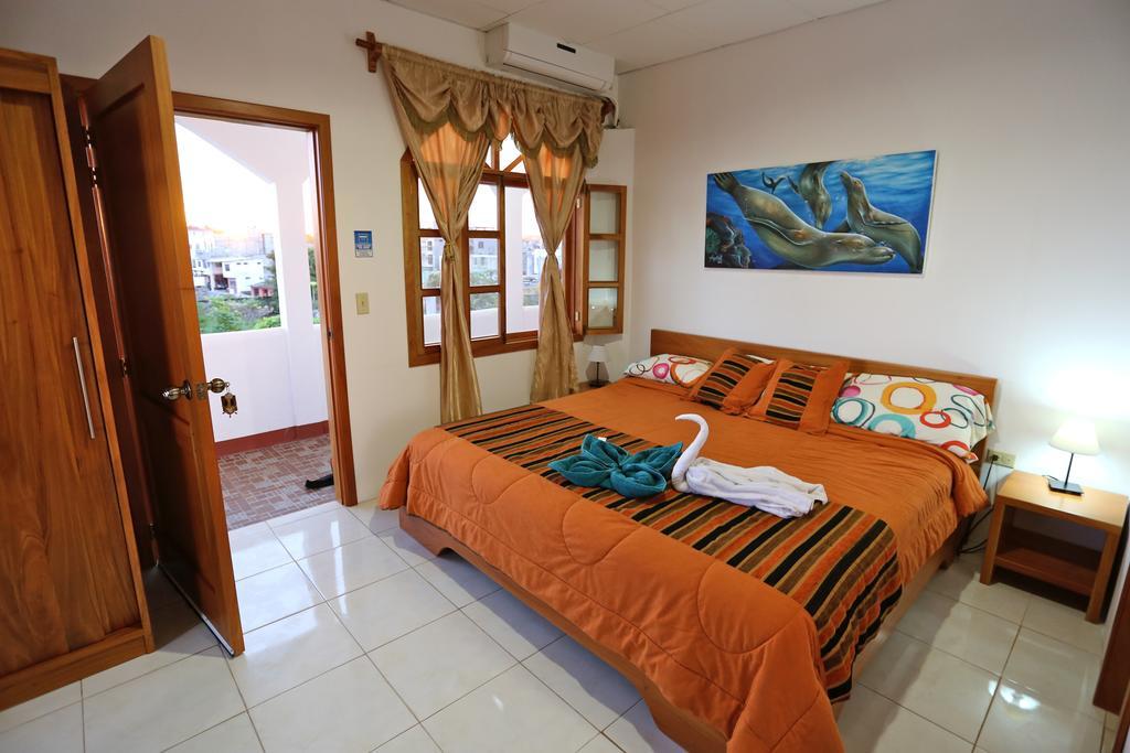 The Galapagos Pearl B&B Puerto Ayora  Exteriör bild